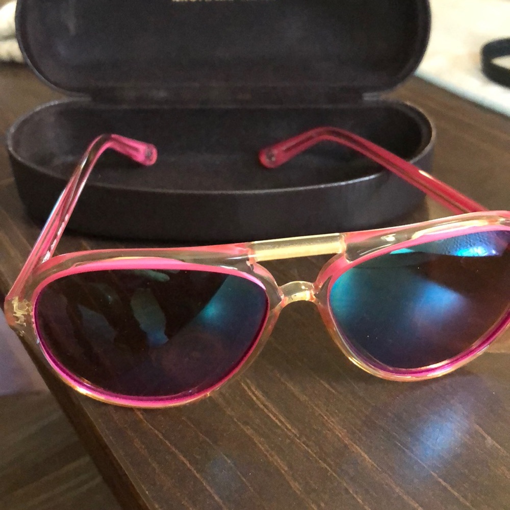 Michael Kors Caicos sunglasses fuchsia